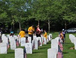 151112_Veterans's Cemetery Flag Placement_05_sm.jpg